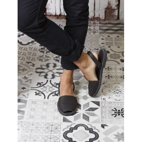 MENORQUINA VEGANA PIÑATEX NEGRO UNISEX, SUELA TR NEGRA