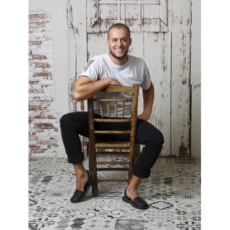 MENORQUINA VEGANA PIÑATEX NEGRO UNISEX, SUELA TR NEGRA