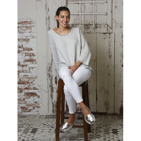 ABARCA VEGANA DE PIÑATEX MENORQUINA, COLOR PLATA , SUELA BLANCA CON PLATAFORMA DE FOAM